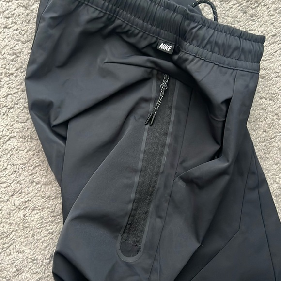 Nike Tech Pants - Men’s Size Medium Unworn NWOT Black 3 Pocket - Picture 4 of 7